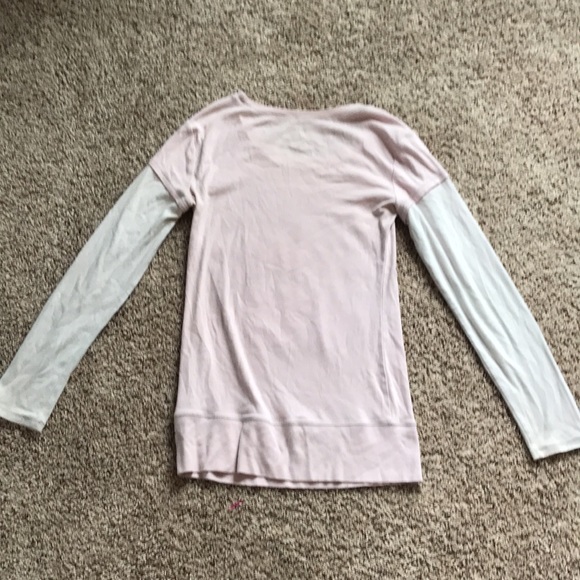 pink and white cat sledding shirt - Picture 2 of 3